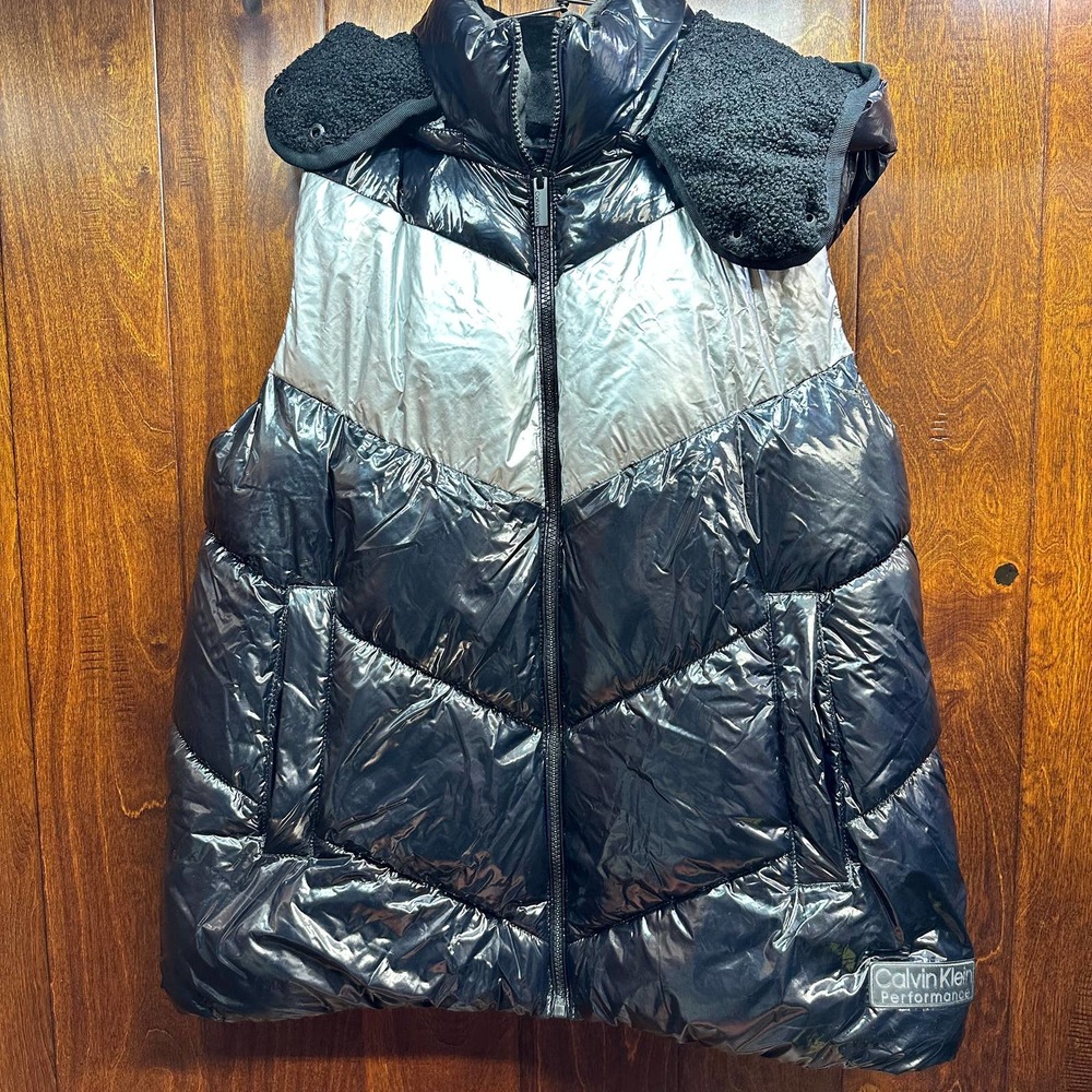 Calvin Klein Performance Chevron-Quilted Hooded Vest Black Large